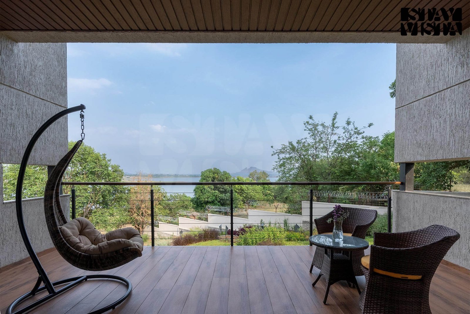 FARM – Stunning lakeviews from the property
